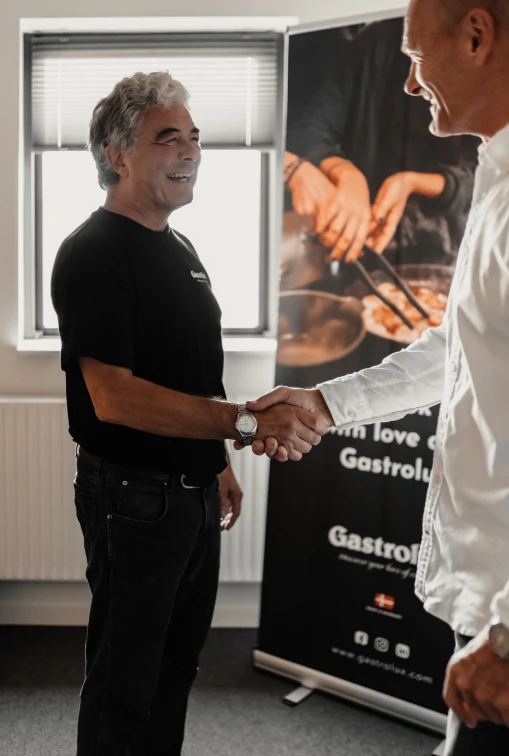Handshake between Gastrolux and a business partner